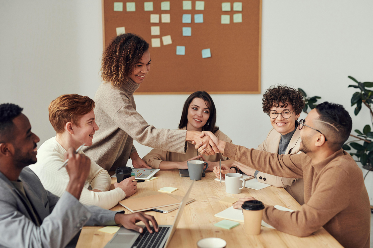 Trabajo en equipo de personas multidisciplinares